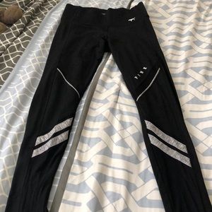 Low rise leggings with sheer/see through accents